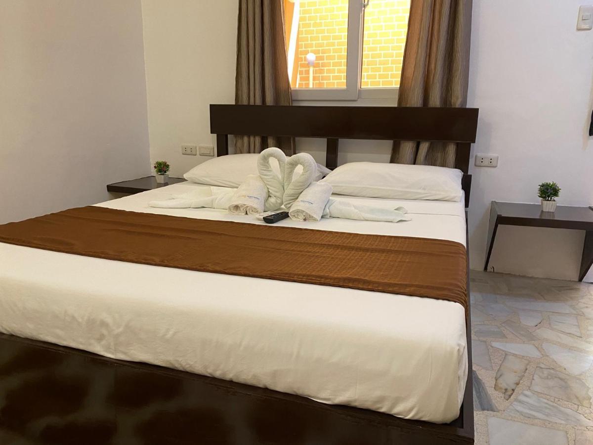 Papa Freds Beach Resort Пуэрто-Галера Экстерьер фото