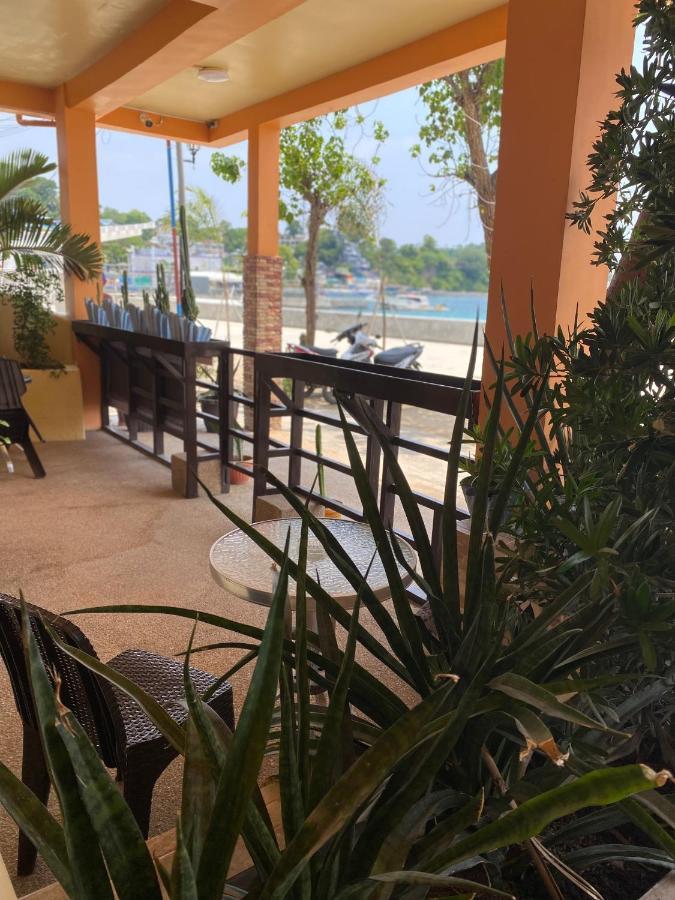 Papa Freds Beach Resort Пуэрто-Галера Экстерьер фото