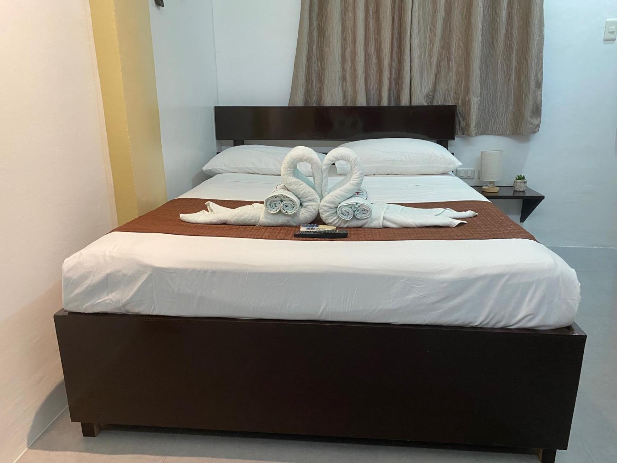Papa Freds Beach Resort Пуэрто-Галера Экстерьер фото